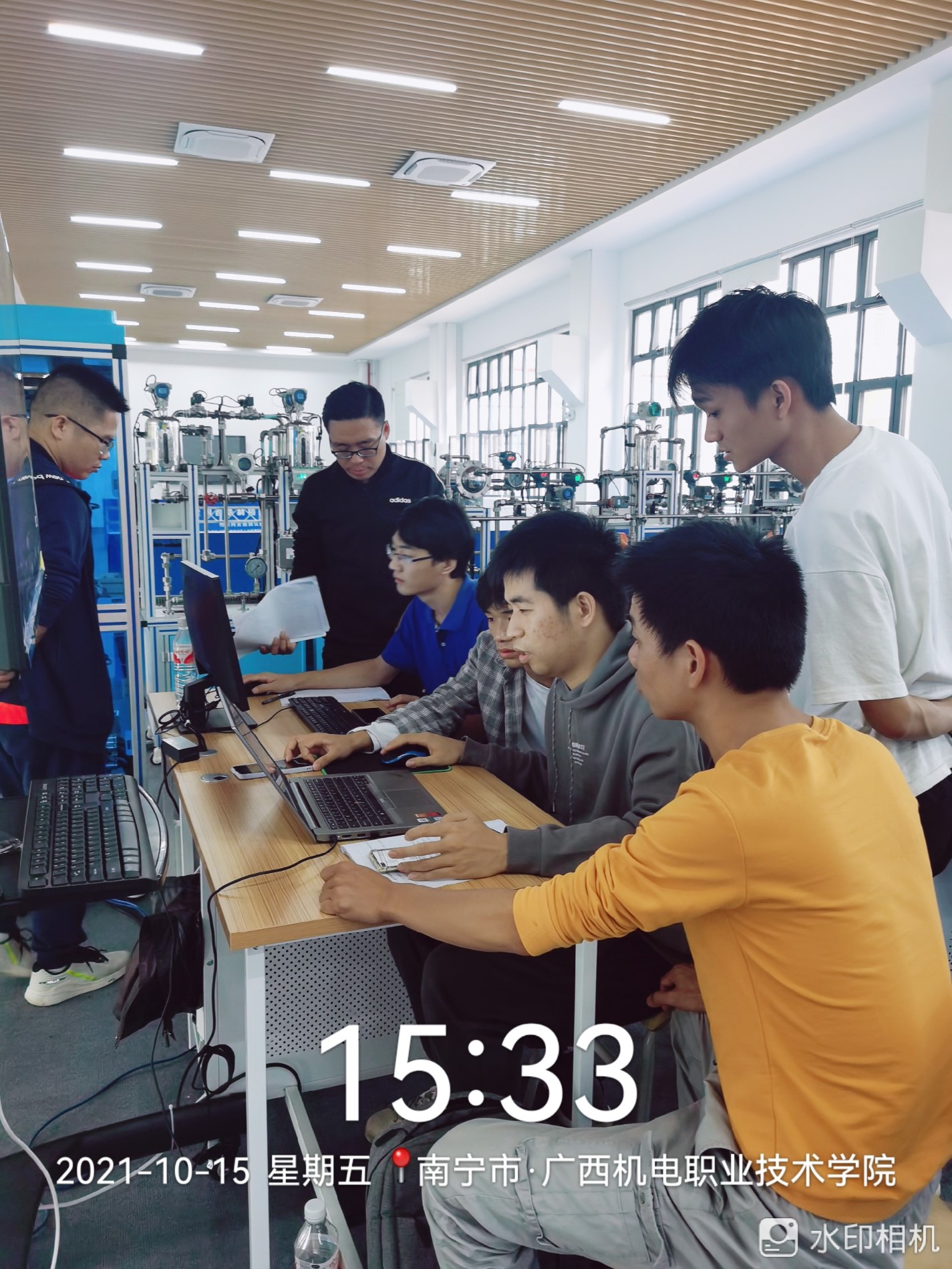 参赛选手训练现场1.jpg 参赛选手训练现场1.jpg