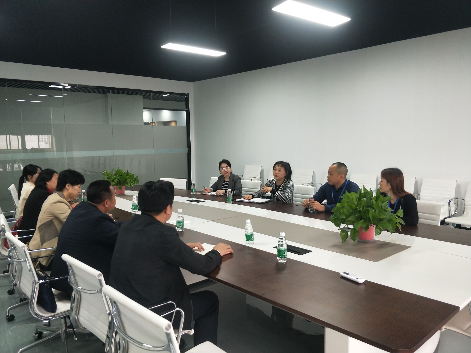 企业调研座谈会3.JPG 企业调研座谈会3.JPG
