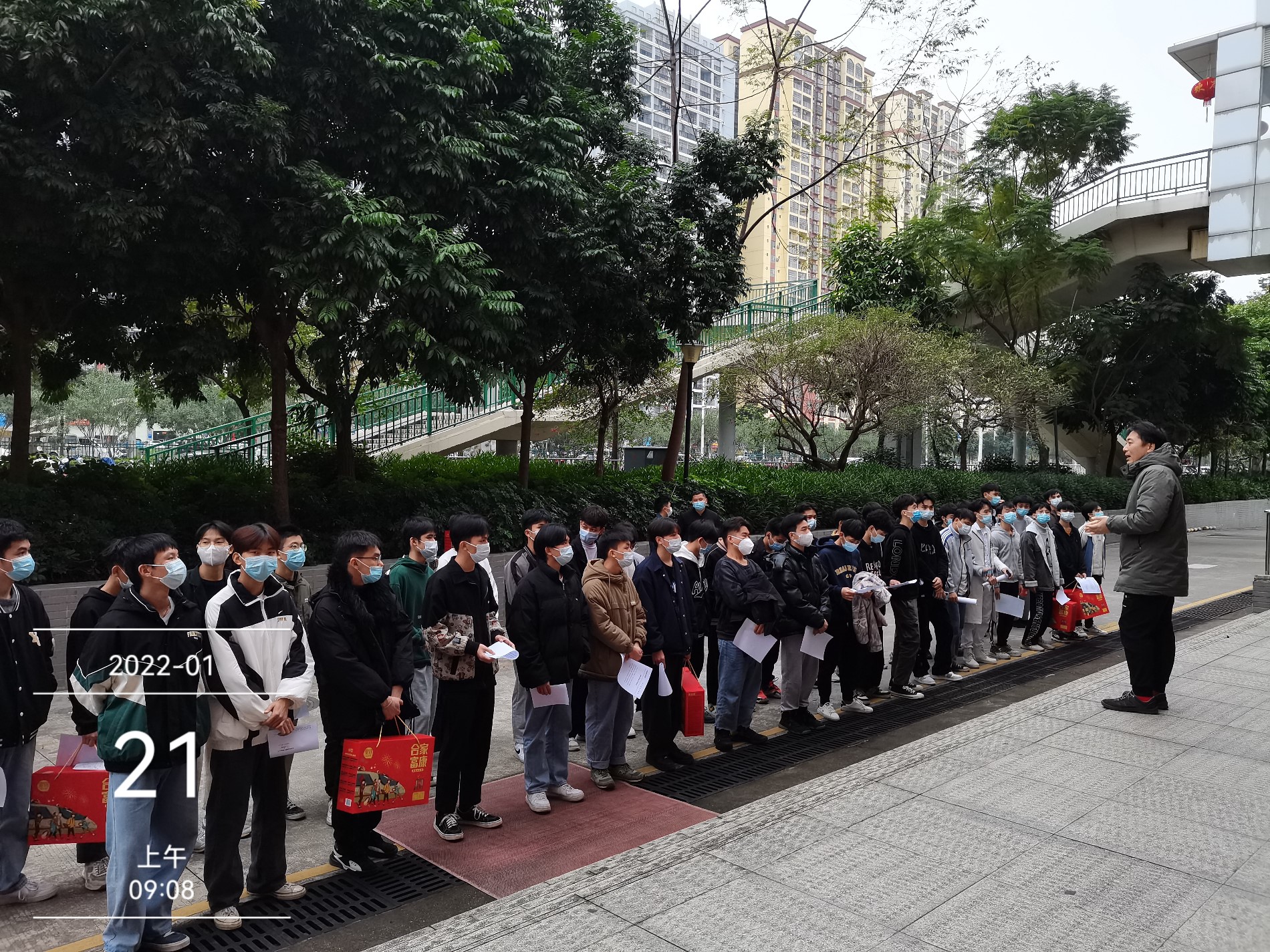 机械系学生科向同学们强调安全防范有关事项.jpg