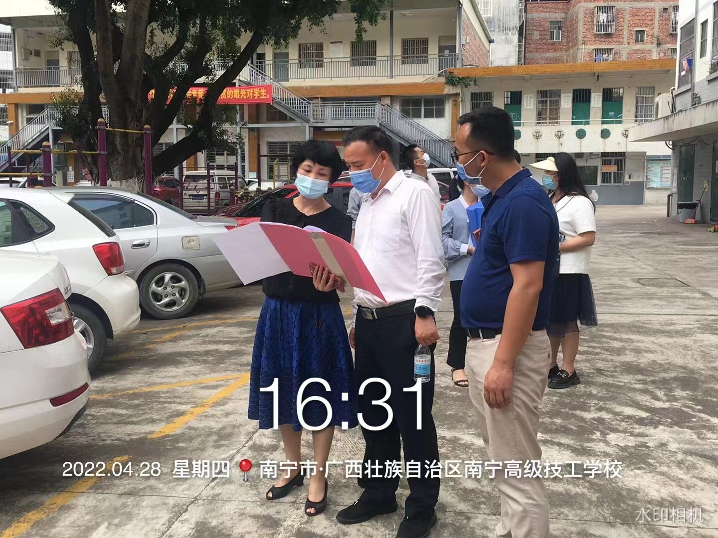 图六：系领导做出详细的汇报.jpg