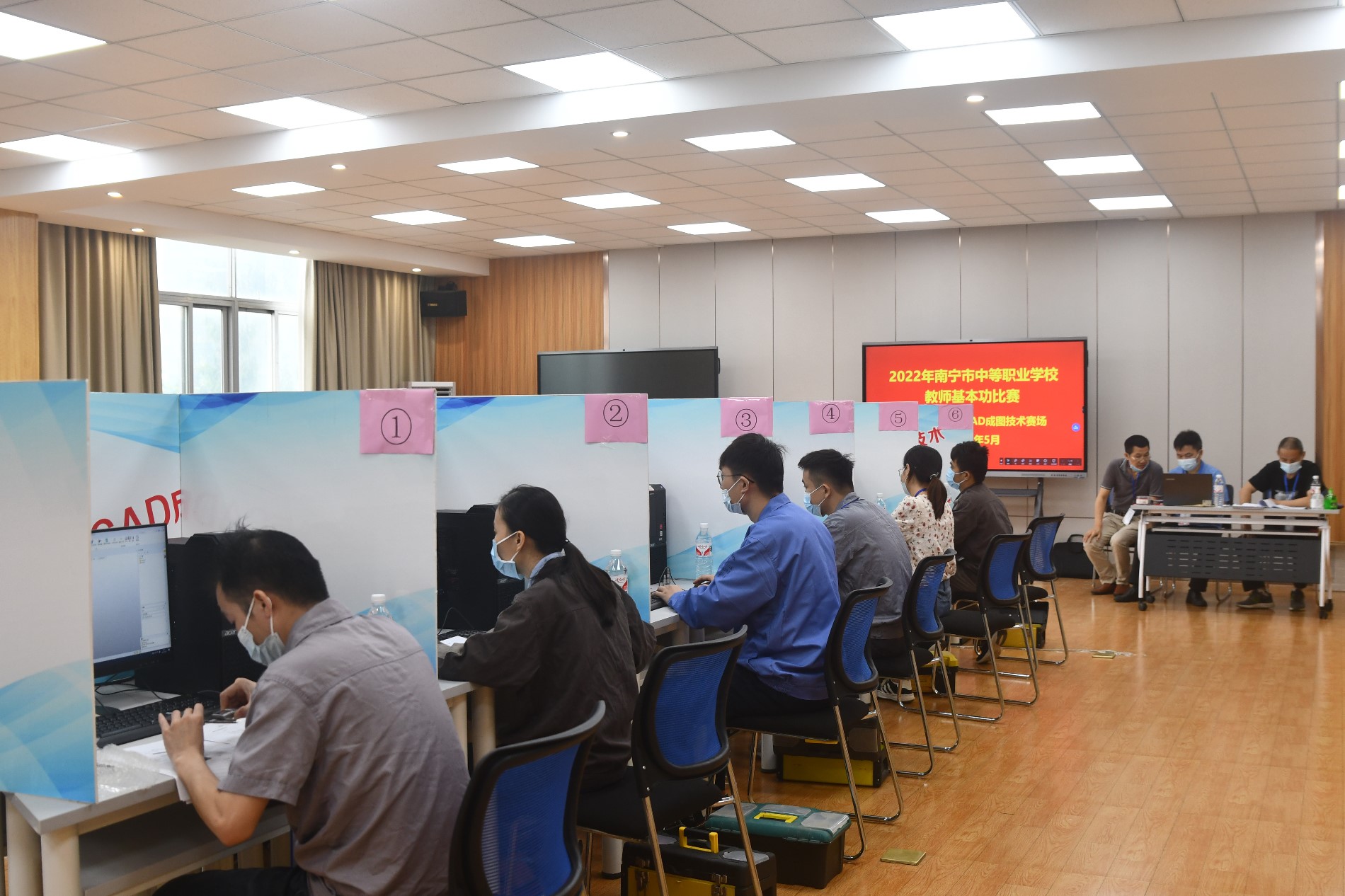 零部件测绘与CAD成图技术比赛现场.JPG 零部件测绘与CAD成图技术比赛现场.JPG