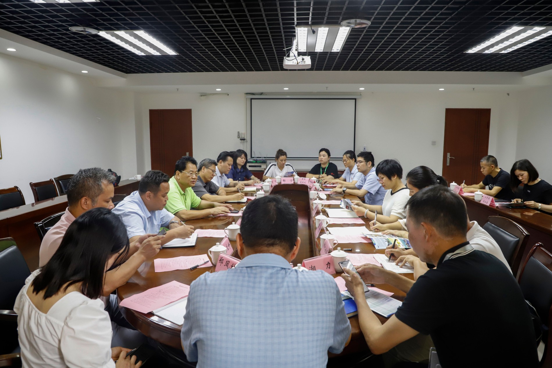 座谈会现场.JPG 座谈会现场.JPG