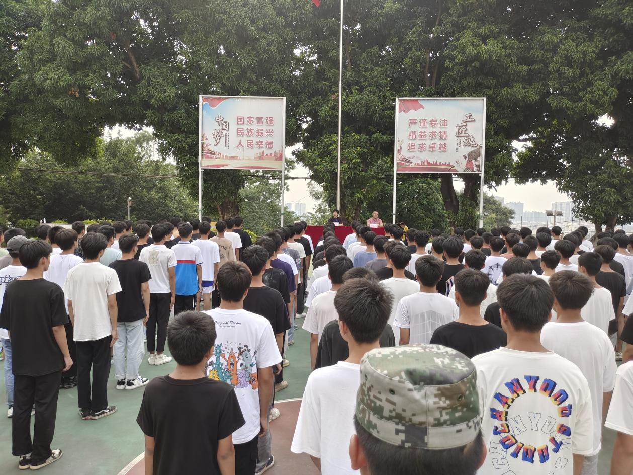 机械系党支部书记、主任马莲芝在讲话.jpg
