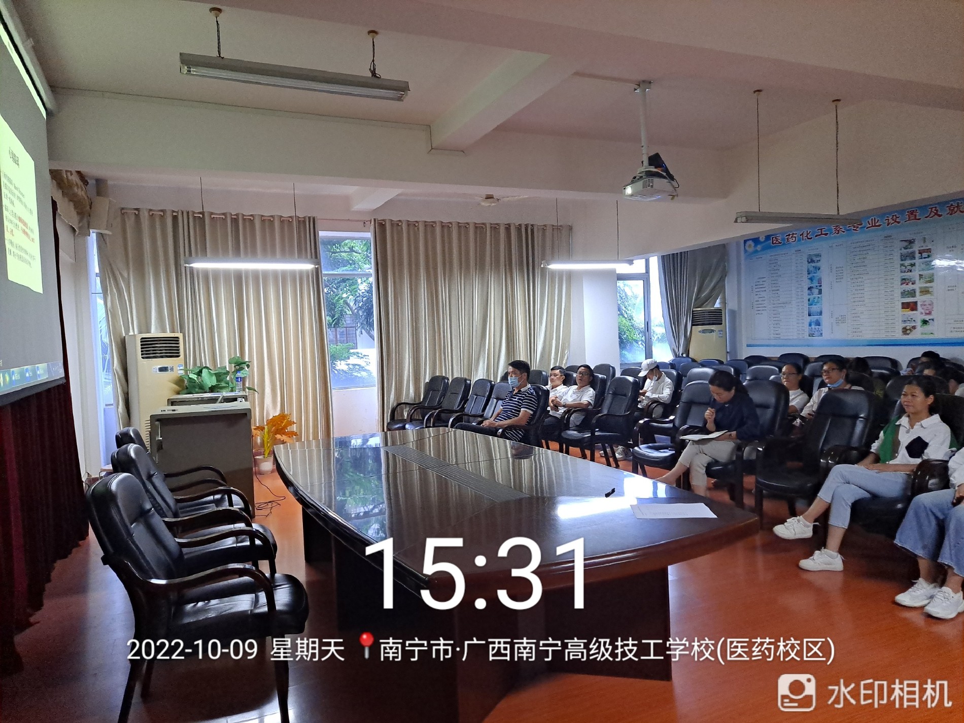 8医药系分会场.jpg 8医药系分会场.jpg