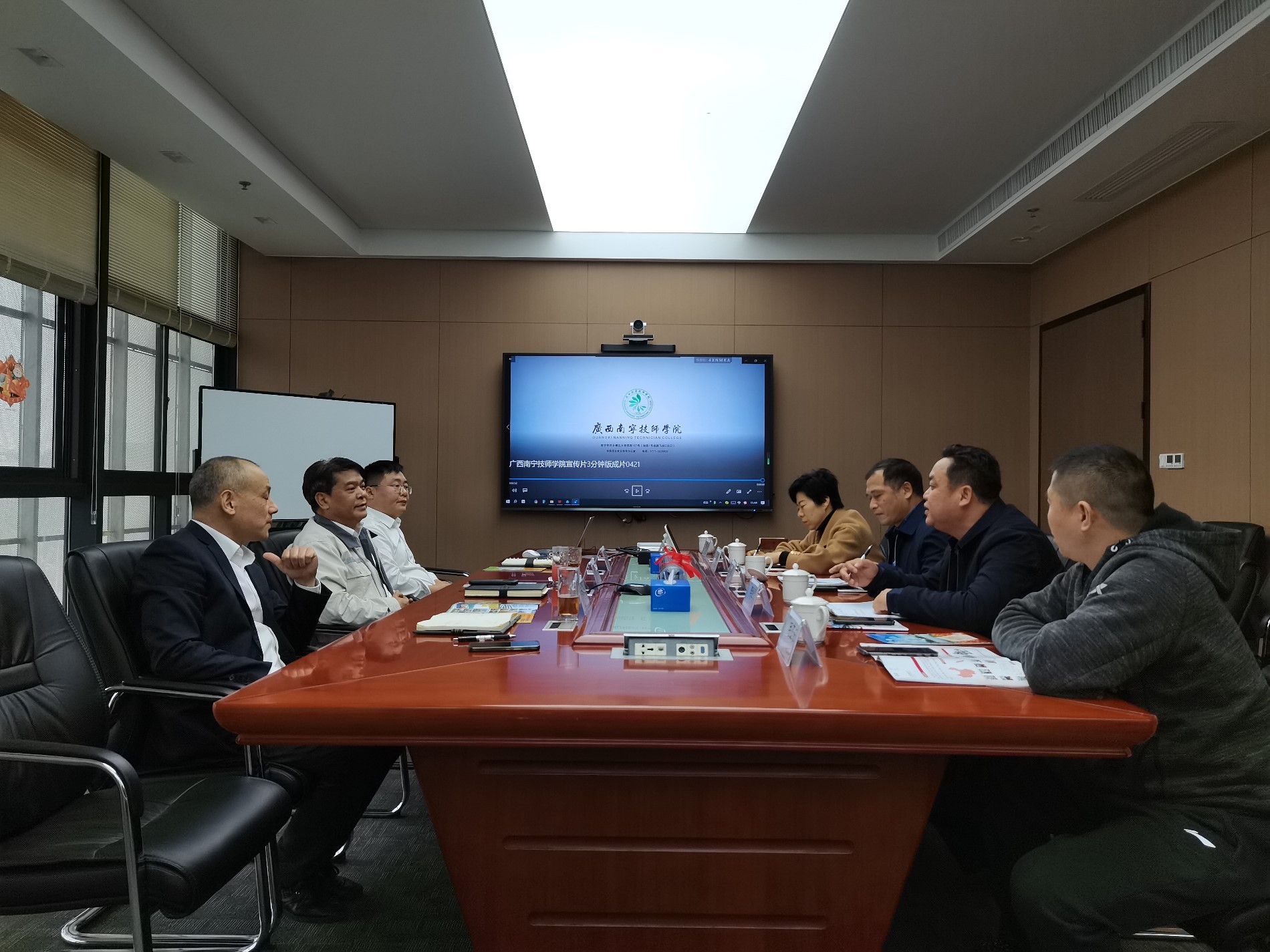 4.座谈会现场.jpg 4.座谈会现场.jpg