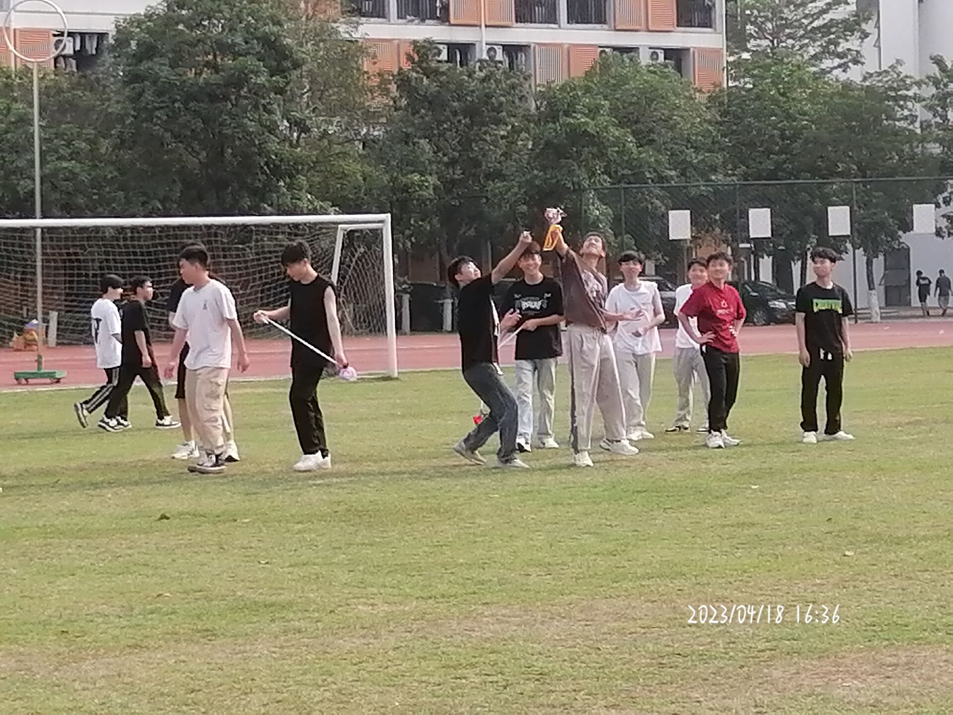 抛绣球1.jpg 抛绣球1.jpg