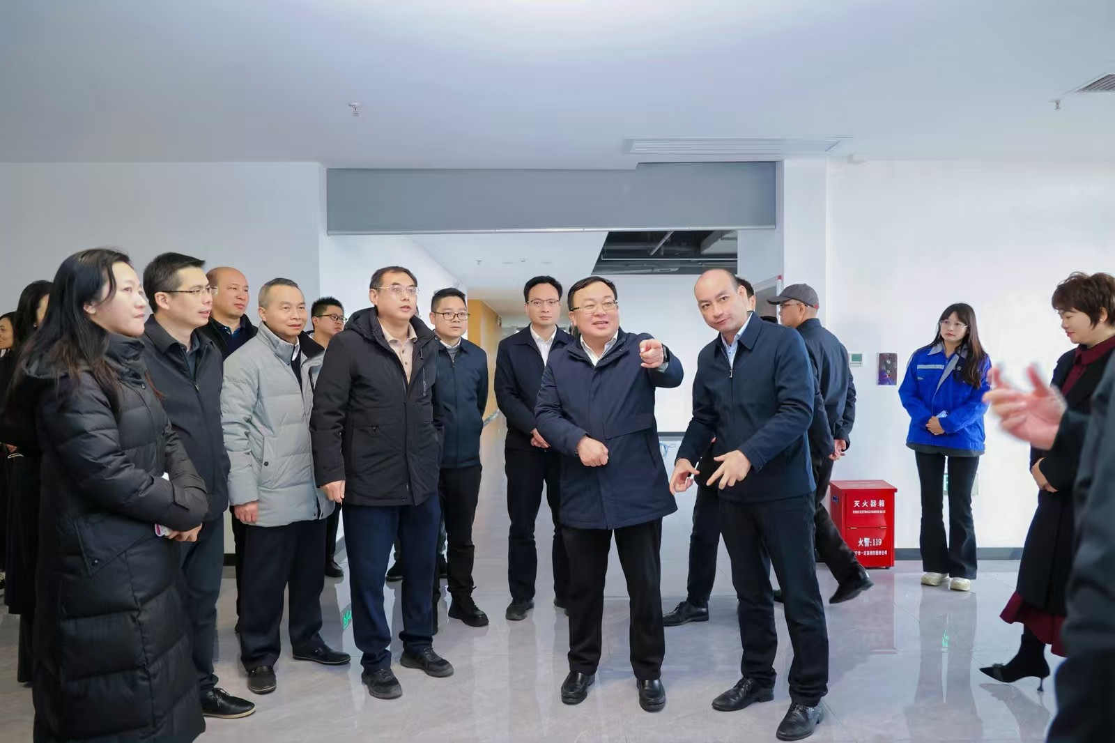 自治区领导参观学院技能提升培训班2.jpg