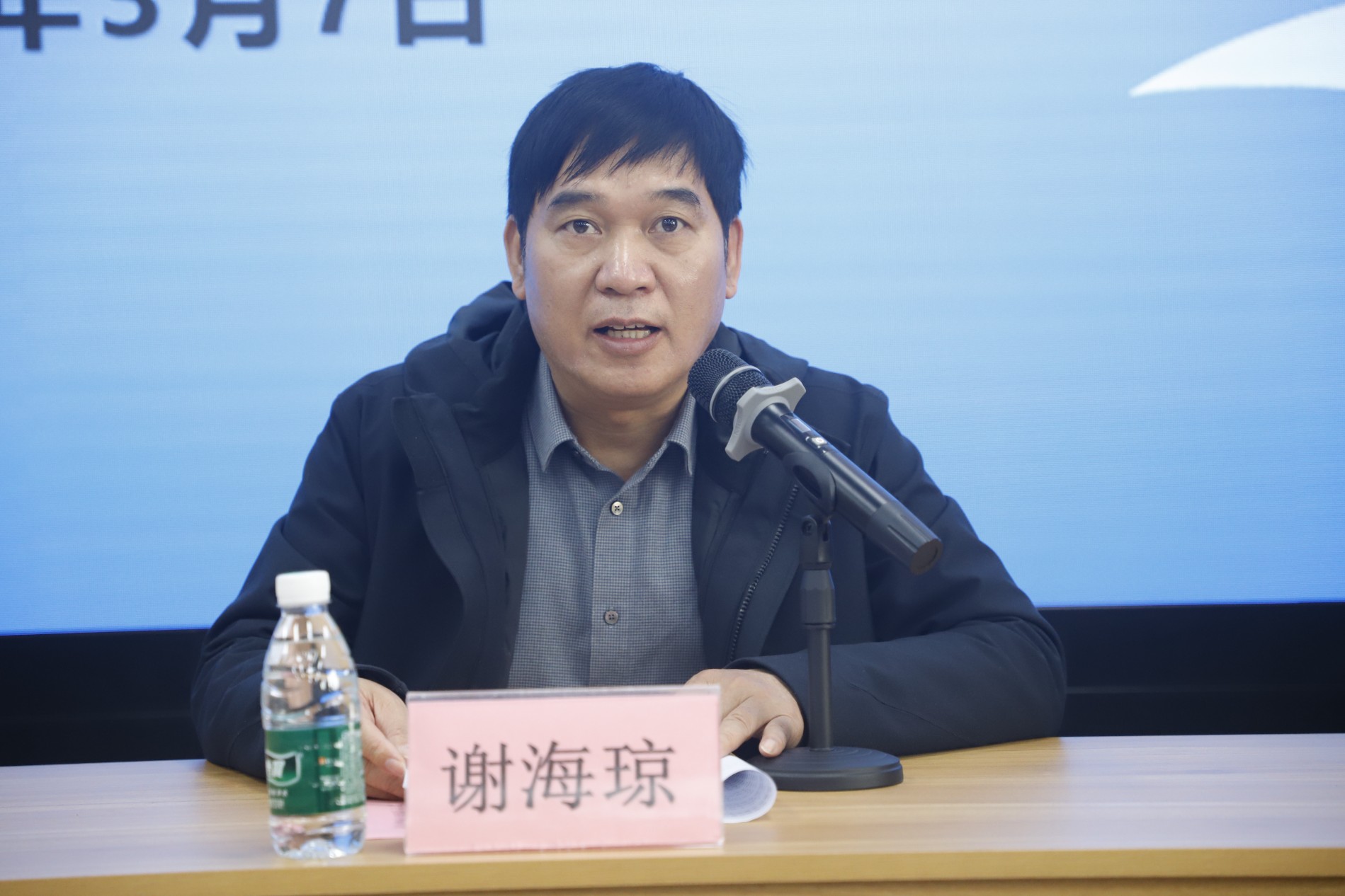 广西南宁技师学院党委书记谢海琼在大赛启动仪式上致辞.JPG 广西南宁技师学院党委书记谢海琼在大赛启动仪式上致辞.JPG