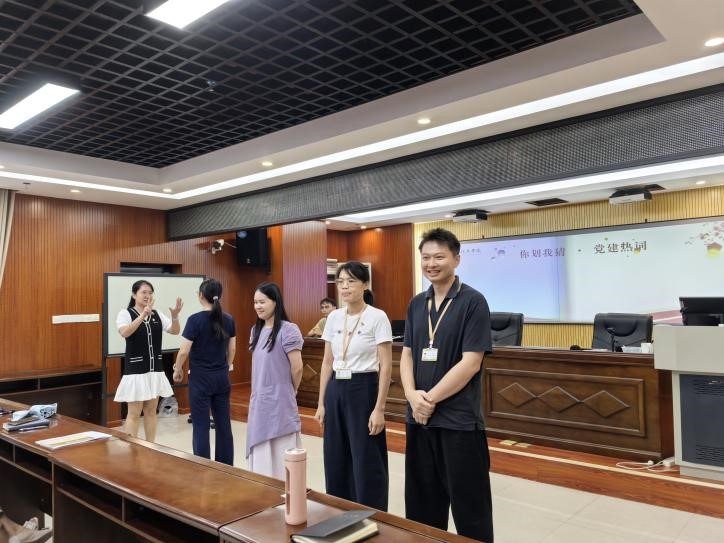 20250928机关党支部召开党员大会暨“月圆映初心,建功新时代”双节主题党日活动2.jpg 20250928机关党支部召开党员大会暨“月圆映初心,建功新时代”双节主题党日活动2.jpg
